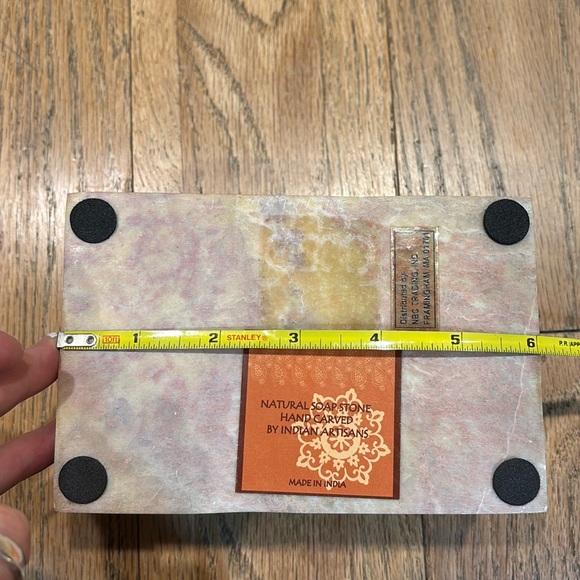 Hand Carved Natural Soap Stone box - Picture 7 of 10